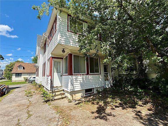 3rd image of 25 John St