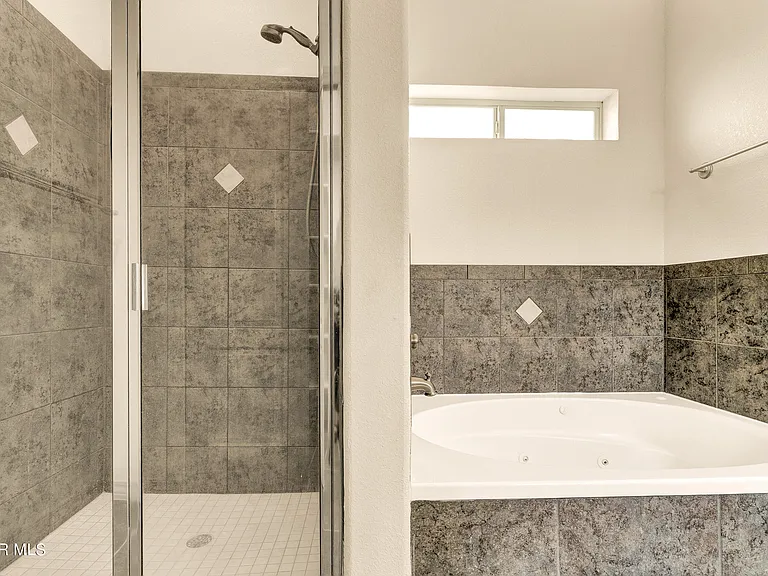 5556 Ignacio Frias Dr — Photo 12