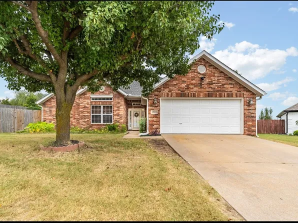 3386 Foxwood Cv, Springdale, AR 72764