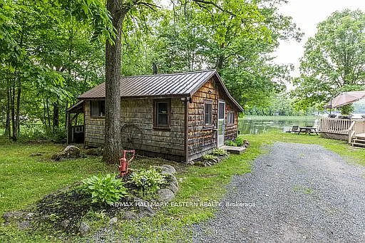 504 Pine Point Ln #B — Photo 24