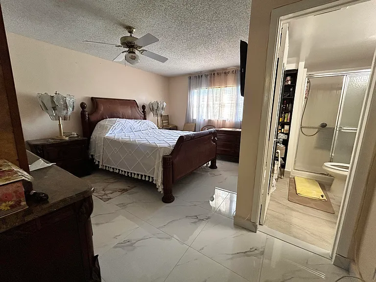 300 NE 26th Ave #113 — Photo 9