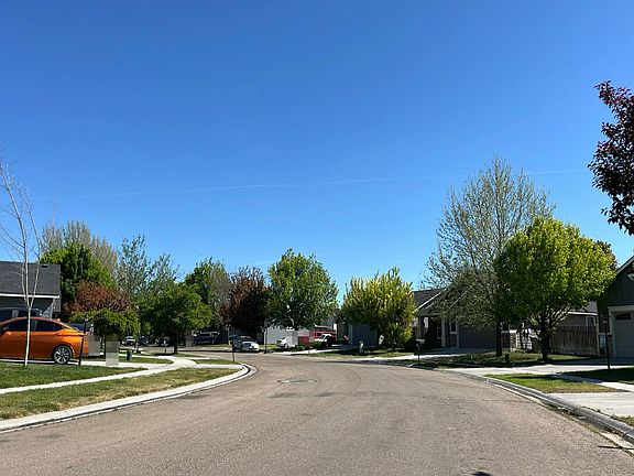 4th image of 3636 S Wood River Ave