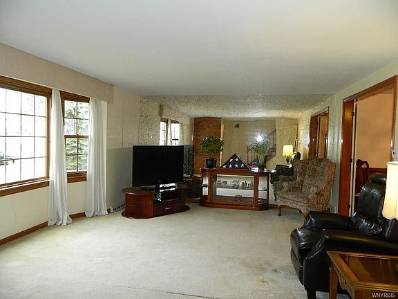 4th image of 268 Donna Lea Blvd