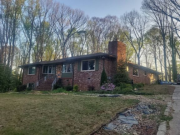 2nd image of 4004 Washington Rd