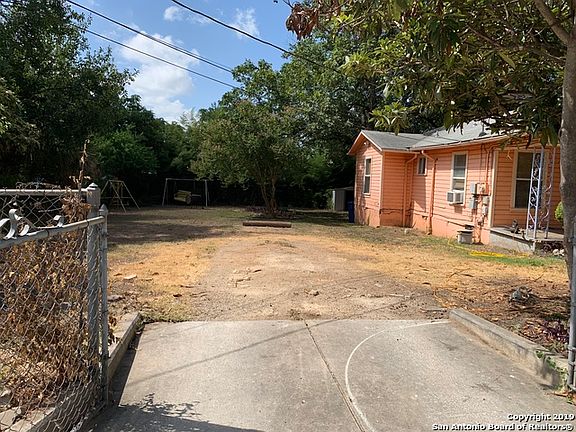 3rd image of 3026 Morales St