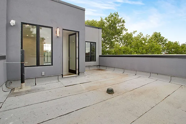 Rented by EXR | media 14