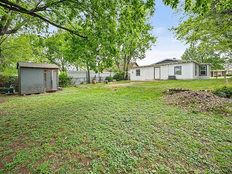1417 Hamsted St — Photo 18