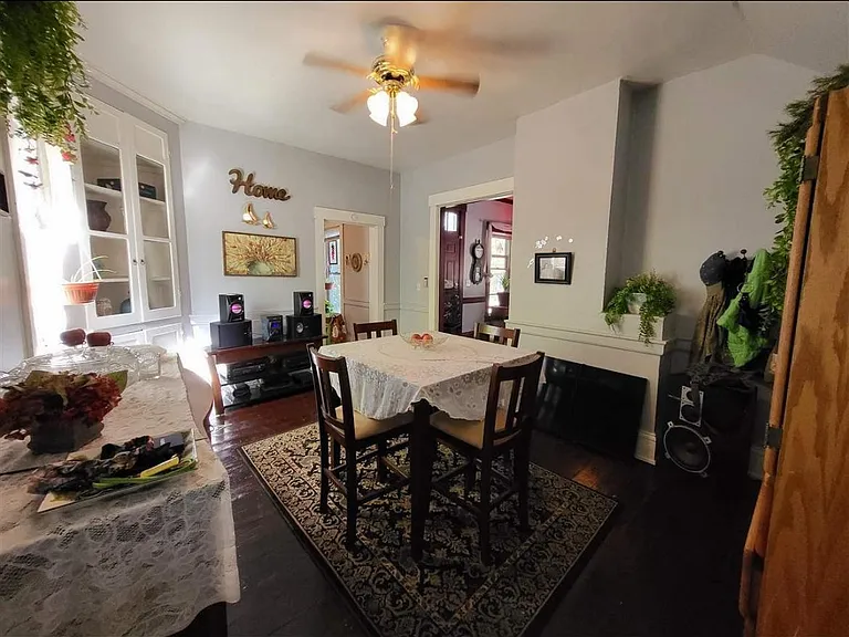 1109 S A St — Photo 33