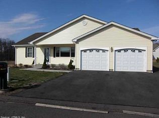 2 Field Cir, Broad Brook, CT 06016