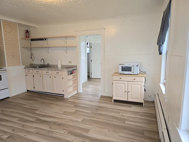 220 Main St #1 — Photo 5