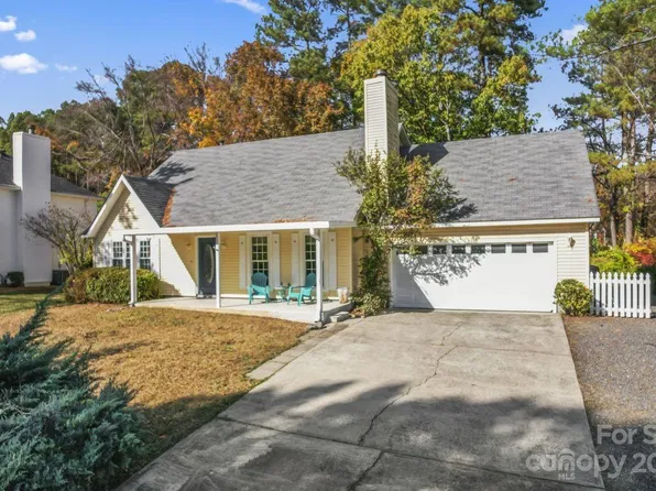 11200 Peppertree Ln, Charlotte, NC 28277