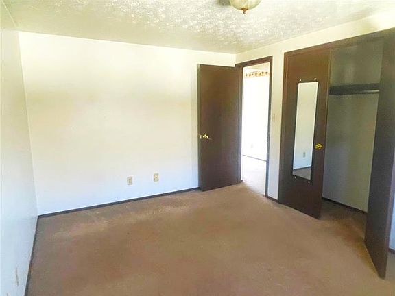 5th image of 28 Pioneer Dr Unit 5