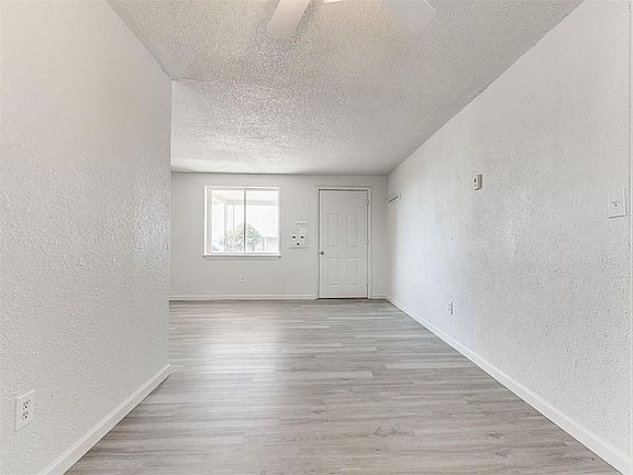 4th image of 1104 Stansell Dr