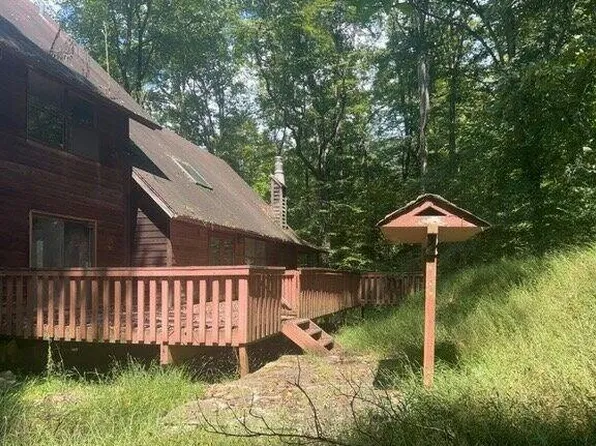 248 Twin Oaks Dr, Pikeville, KY 41501