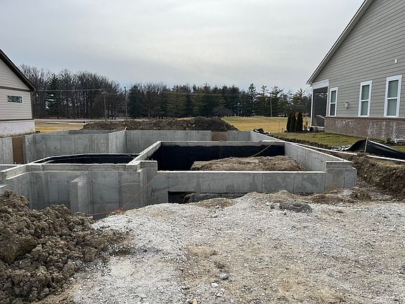 4th image of 15728 N Scher Dr W