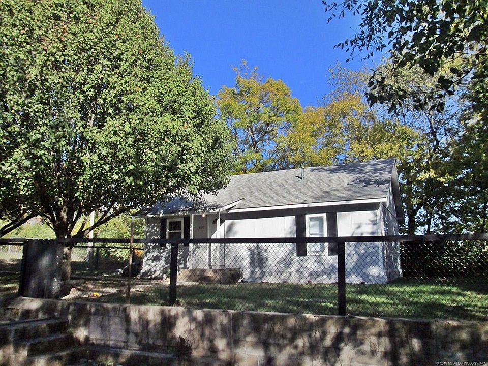 1st image of 107 W Louellen St