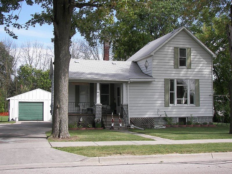 1st image of 507 Scheurmann St