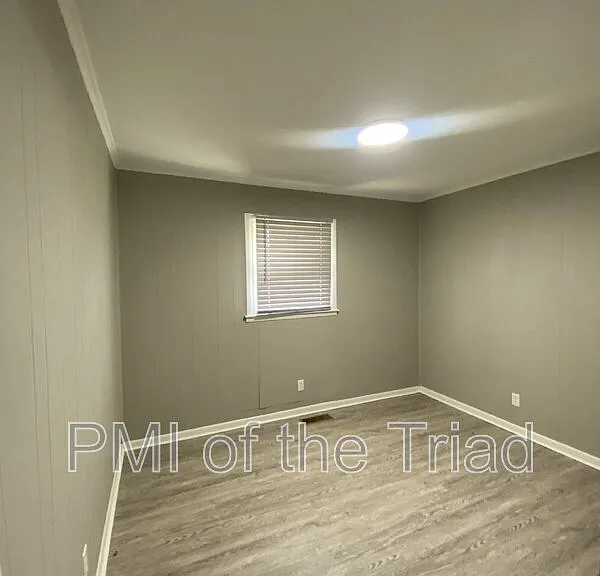 1505 Julian St — Photo 6
