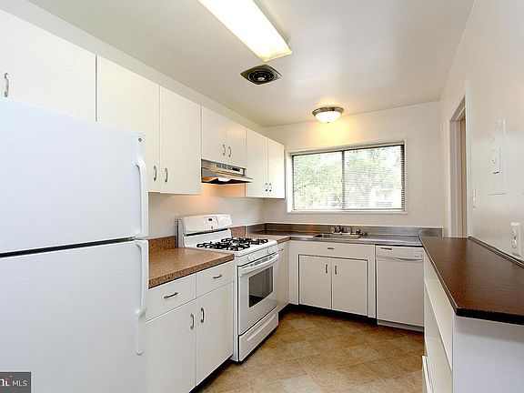 5th image of 10643 Montrose Ave APT 101