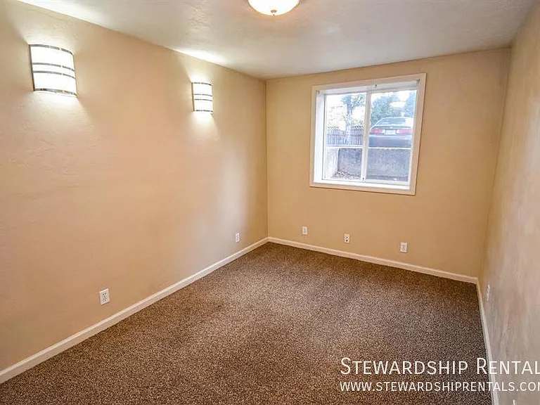 1825 Harris St #1 — Photo 9