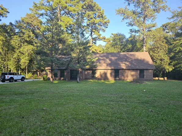 105 Grandview Dr, Ellisville, MS 39437