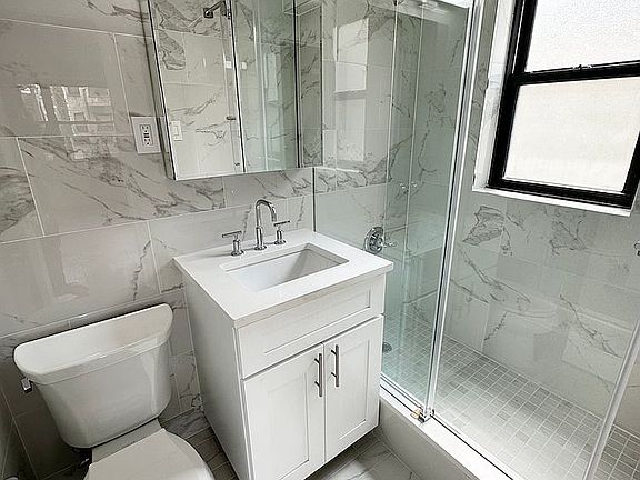 5th image of 305 E 86th St #4RE
