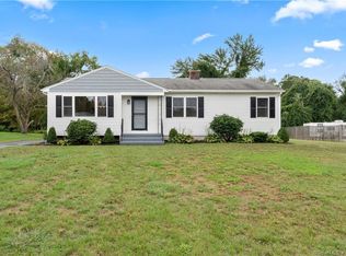 4 Peters Ln, North Haven, CT 06473