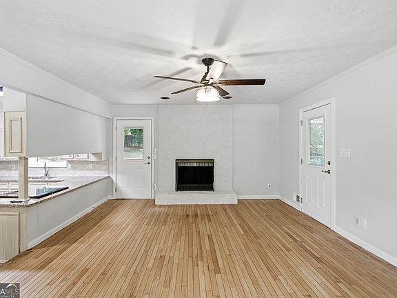 3rd image of 721 Belmont Rdg