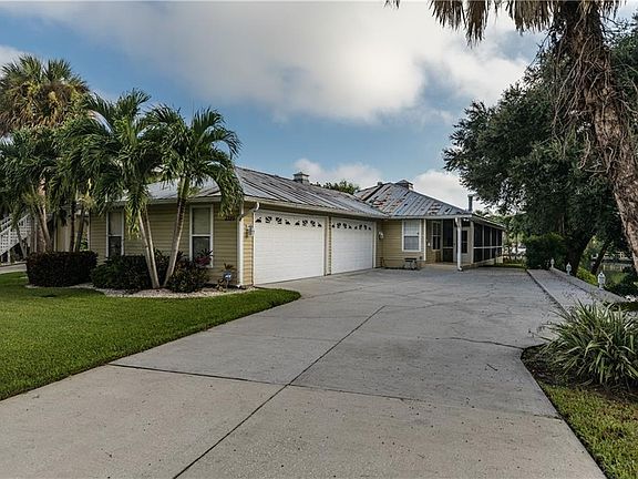 2nd image of 5325 Bayou Grande Blvd NE