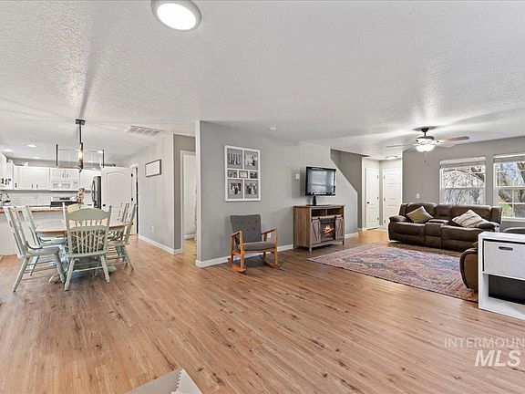 4th image of 262 E Willowcreek Dr