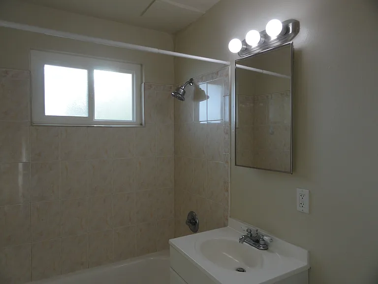Marin Royal Apartments LLC — Photo 42