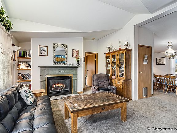 4th image of 4030 Autumnset Dr