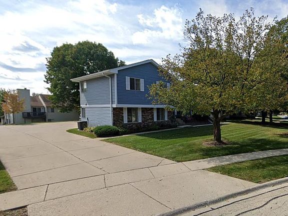 3rd image of 2405 Brunswick Cir