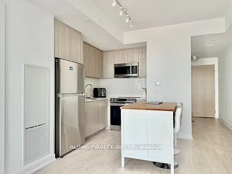 357 King St W #2002 — Photo 5