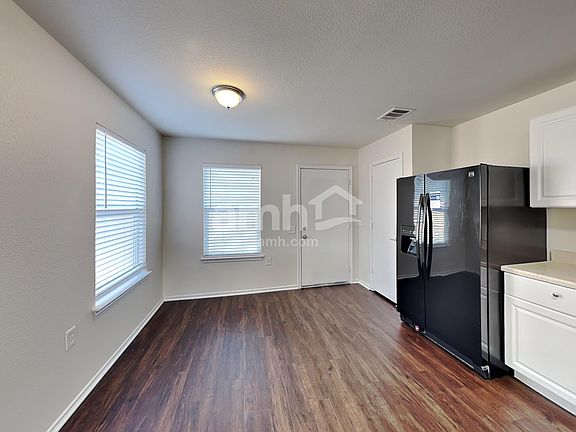 4th image of 18705 Great Falls Dr