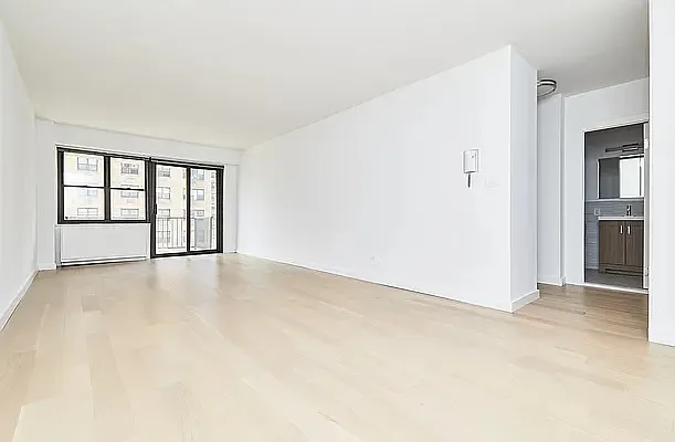 Living room, photo 1