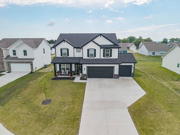 3rd image of 750 Bishop Pl
