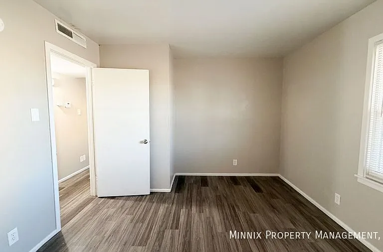 2010 Avenue S #1 — Photo 10