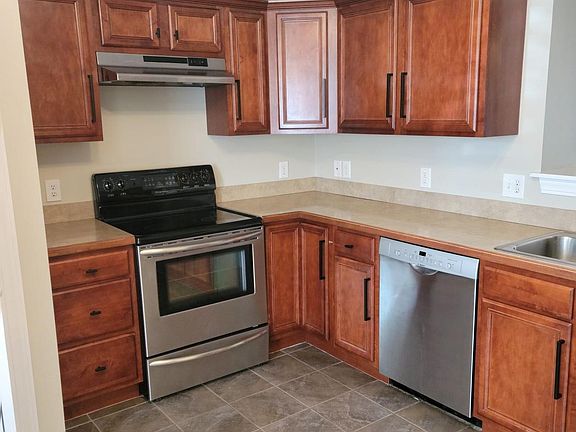3rd image of 2051A Cambria Dr