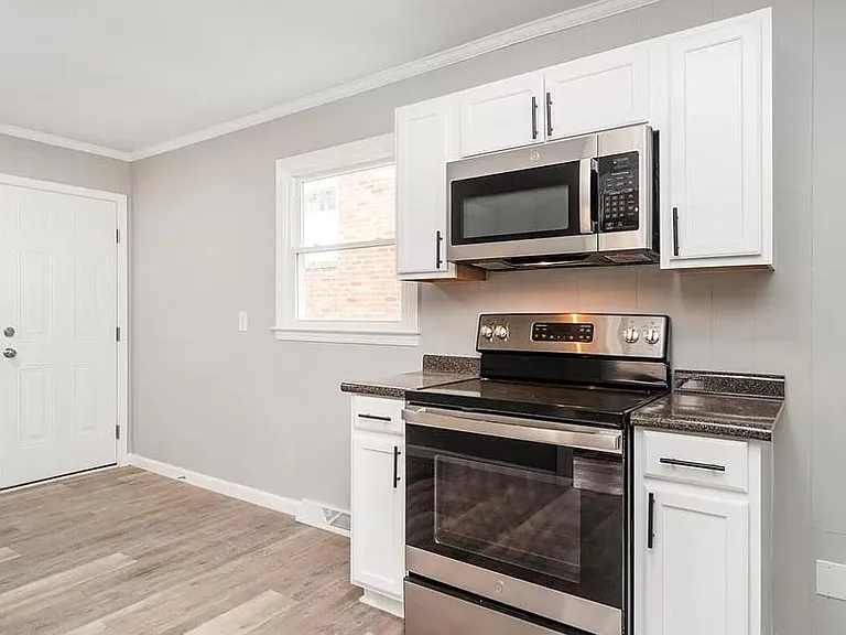 708 Bluford St — Photo 13
