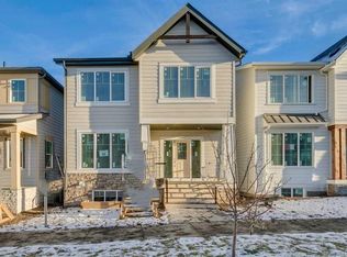 82 NW Alpine Cmn SW, Calgary, AB T2Y0V4