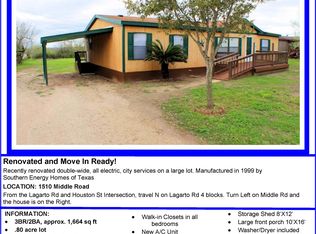 1510 Middle Rd, George West, TX 78022