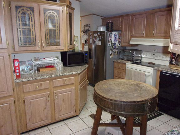 3rd image of 105 Caddo Dr