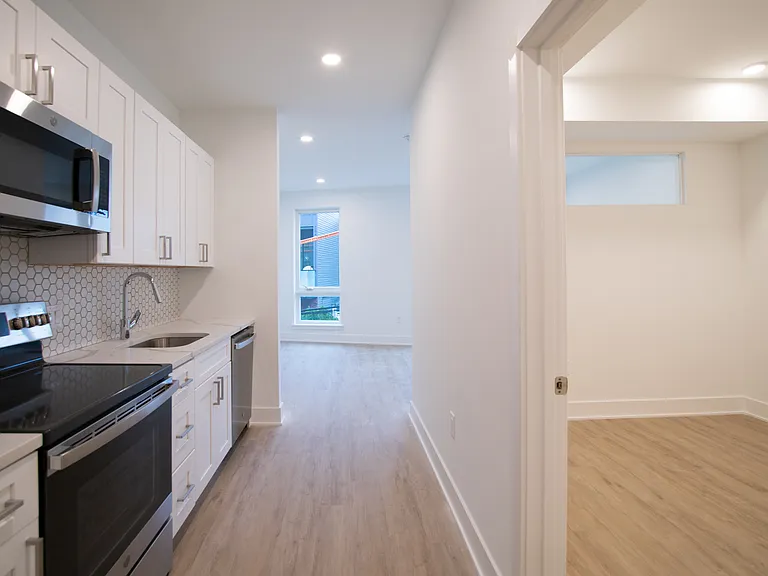 1325 N Lee St — Photo 31