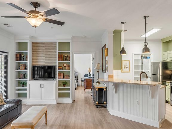 2nd image of 1433 Cambridge Lakes Dr #102B