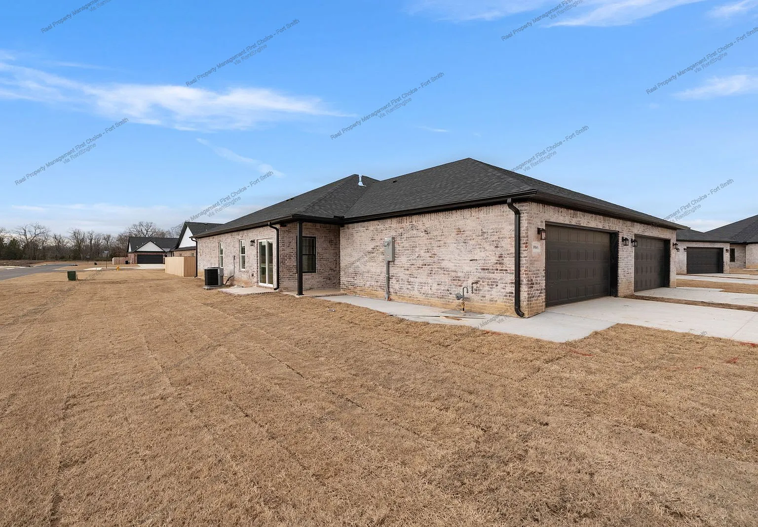 3 bed, 2.0 bath, 1399 sqft, $1,550 — Photo 1