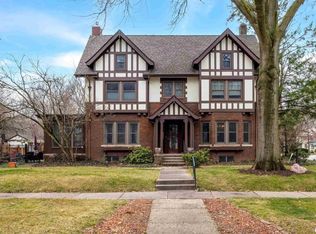 2517 12th St, Moline, IL 61265