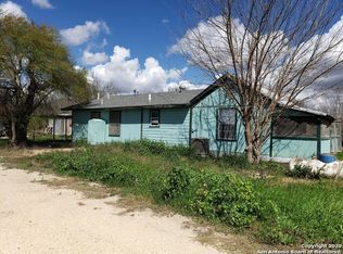 108 1st St, Knippa, TX 78801