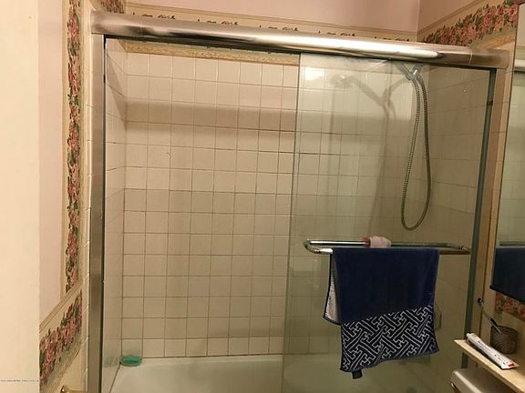 4th image of 2 Elmwood Park Dr APT 520