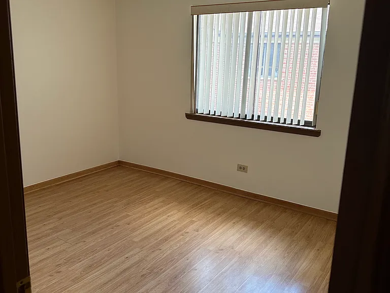 8424 W Catalpa Ave — Photo 4